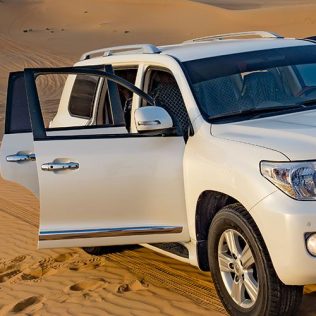 انطلق بسيارتك واكتشف أفضل ما في دبي والشارقة