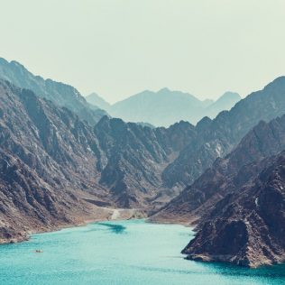 انطلق في رحلة طريق في نهاية الأسبوع من دبي إلى حتا