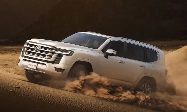 تويوتا لاند كروزر دفع رباعي