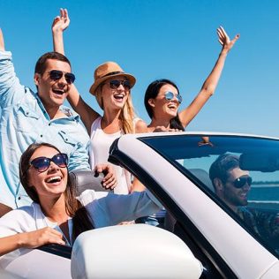 THE BENEFITS OF DRIVING A RENTAL CAR IN DUBAI