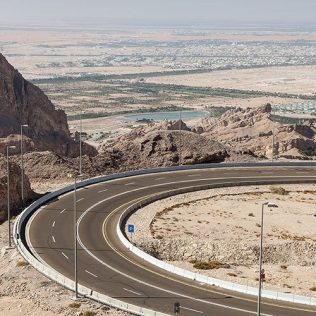 DRIVE DOWN TO JEBEL HAFEET AND EXPLORE ITS BEAUTY