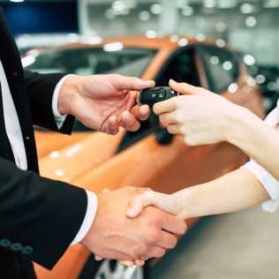 THE BENEFITS OF LEASING A CAR
