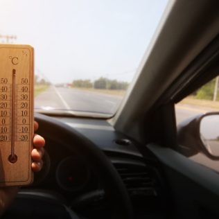 OUR TOP 10 SAFETY TIPS FOR DRIVING IN THE SUMMER